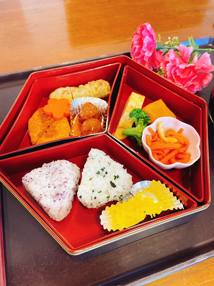 お花見弁当01